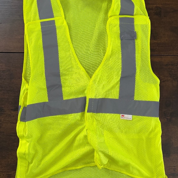 High Visibility Reflective Safety Vest for Men Women Work Construction Vest MED - Picture 1 of 4